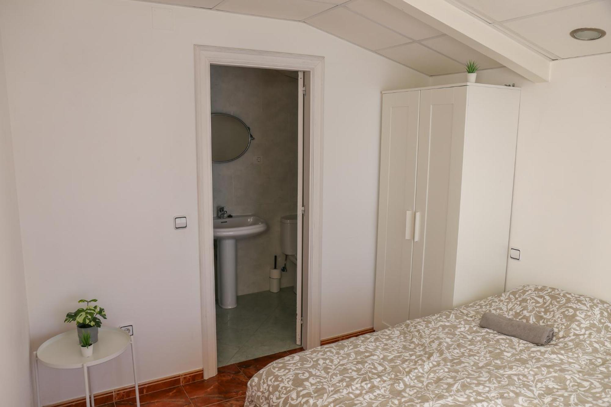 Beachfront Surf & Holiday House, Charming & Quiet Villarrube Kültér fotó