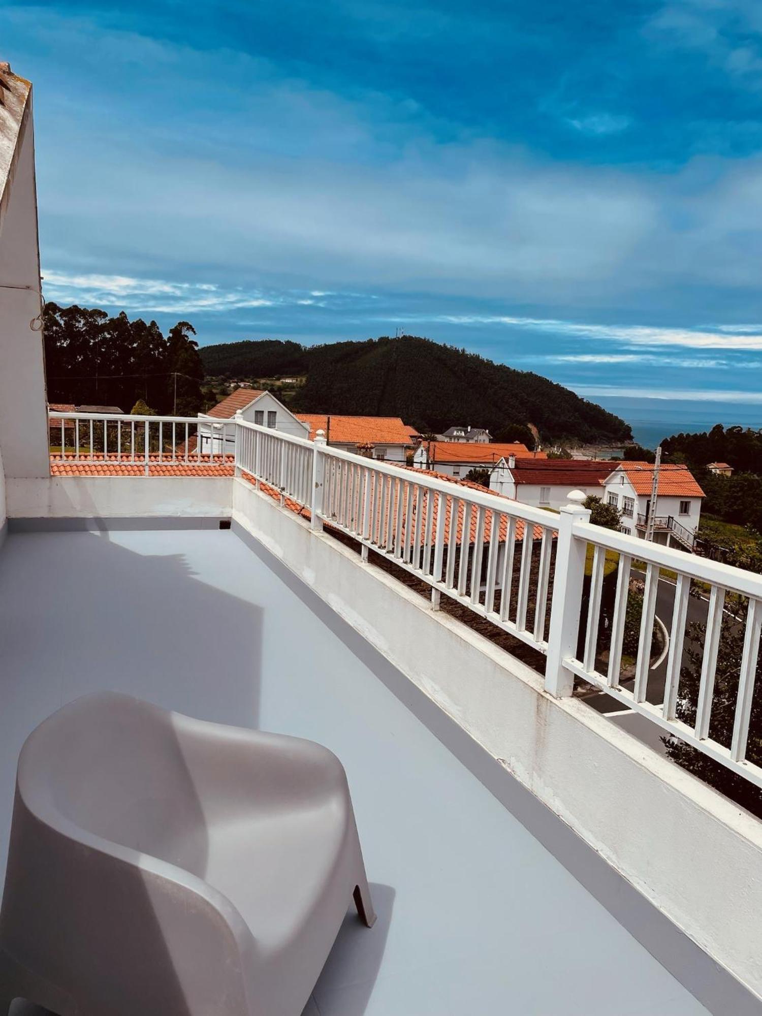 Beachfront Surf & Holiday House, Charming & Quiet Villarrube Kültér fotó